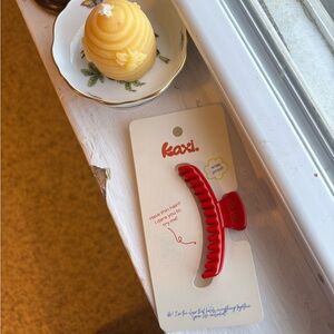 Red Kaxi Thin Hair Claw Clip